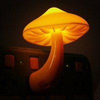 LED Mushroom Night Lamp Plug in Lamp Mushroom-shaped Night Light Warm Yellow Night Lights for Adults Kids